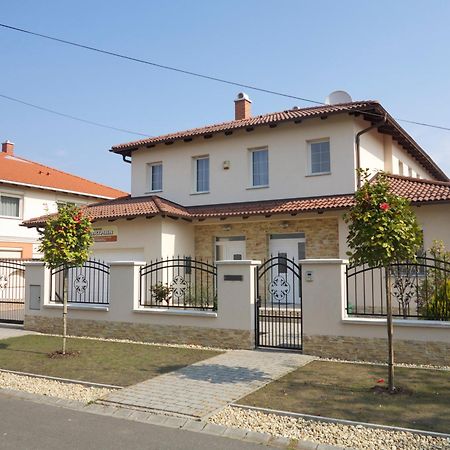 Aura Apartman Hajdúszoboszló Pokój zdjęcie